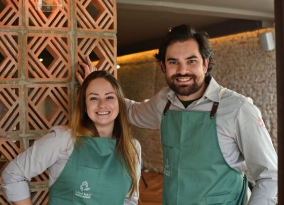 Chef Rodrigo Aguiar ao lado da esposa, a também chef Giovanna Perrone