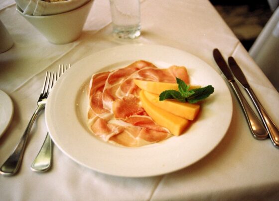 Prosciutto di San Daniele é feito com ajuda do microclima da comuna de San Daniele del Friuli, na Itália