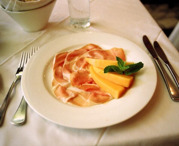 Prosciutto di San Daniele é feito com ajuda do microclima da comuna de San Daniele del Friuli, na Itália