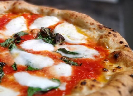 Pizza Margherita da Leggera Pizza Napoletana, a pizzaria mais bem colocada da América Latina em 2025