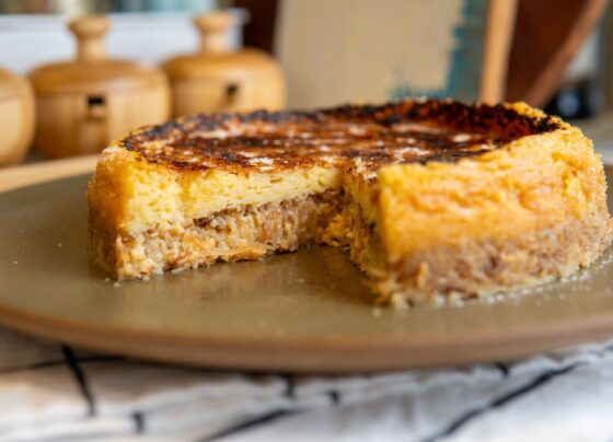Saiba como fazer cocada cremosa com brûlée e creme inglês